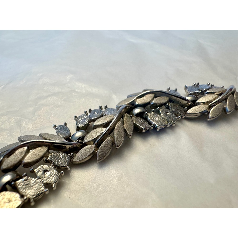 Vintage 1960s Crown Trifari Silver Tone Leaf Bracelet"